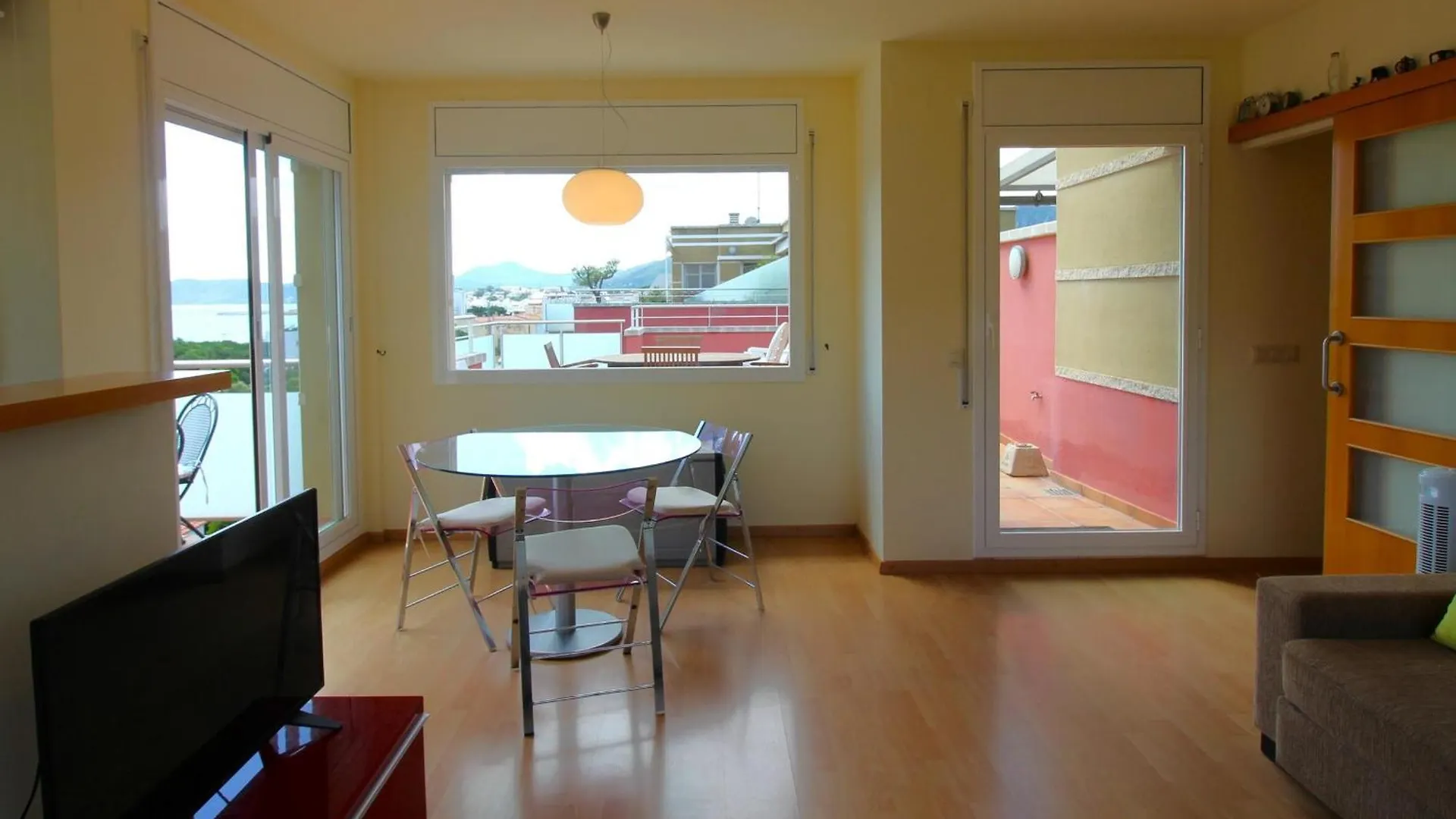 Guillem De Bergueda - Atico En La Zona De Grifeu Con Gran Terraza Y Vistas Al Mar. - Es-228-61 location